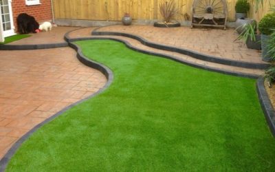 Cesped artificial sobre tierra para un jardín sin mantenimiento